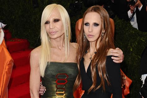 figlia di donatella versace anoressica|Donatella sets the record straight over her daughter's treatment .